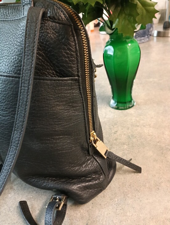 Calvin Klein Black Leather Backpack/Purse (11\